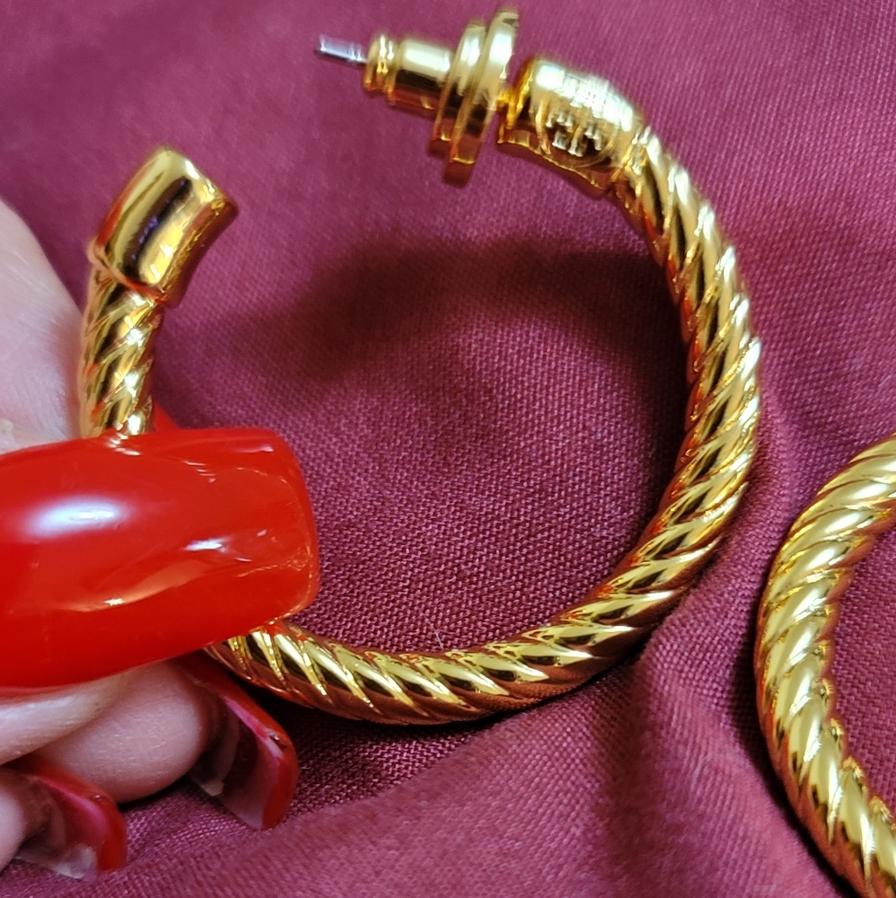Tory Burch Gold Ribbed Hoop Earrings - Picture 6 of 8